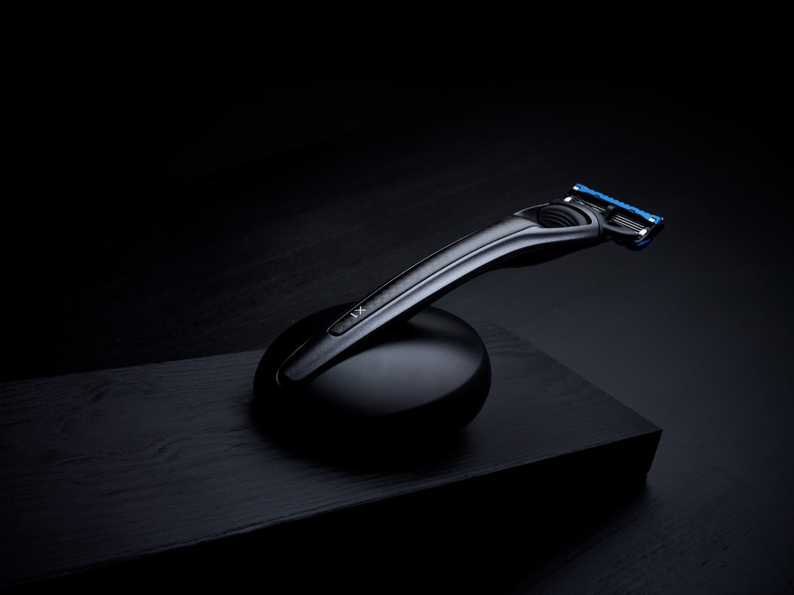 X1 Razor Carbon & Razor Stand | Premium Men's Shaving Set X1 Razor Carbon & Razor Stand | Premium Men's Shaving Set
